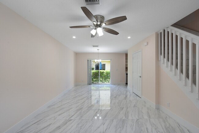 Foto del edificio - 182 SE 2nd St