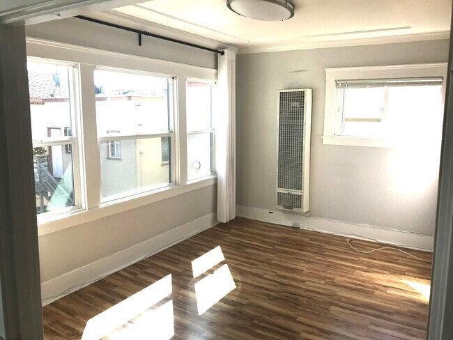 Foto del edificio - 342 E 15th St