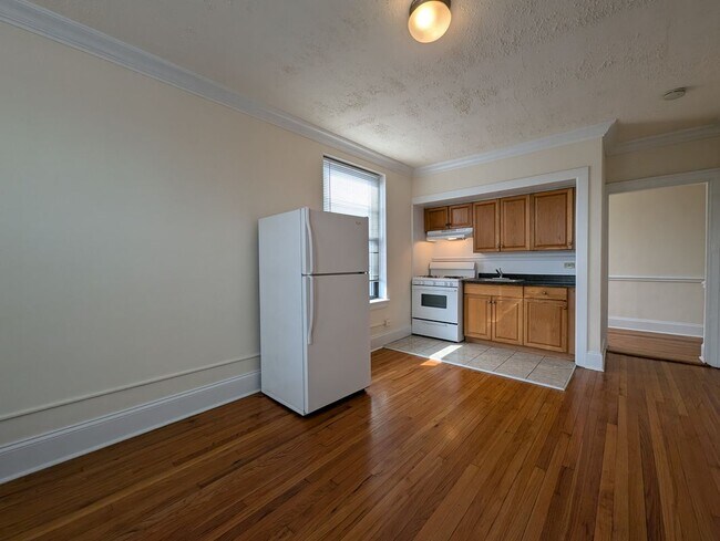 Foto del edificio - 2715 N Milwaukee Ave