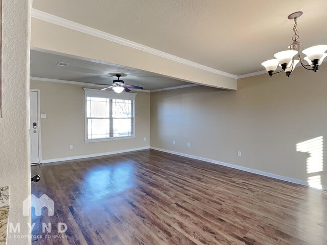 Building Photo - 3 Dunwood Dr