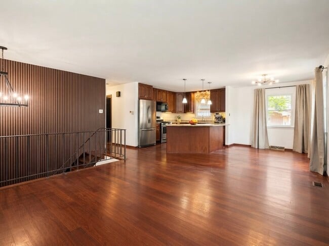Building Photo - 8049 W Norwood Dr