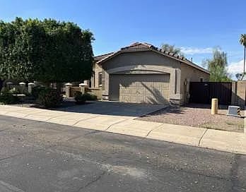Primary Photo - 1126 E Pedro Rd