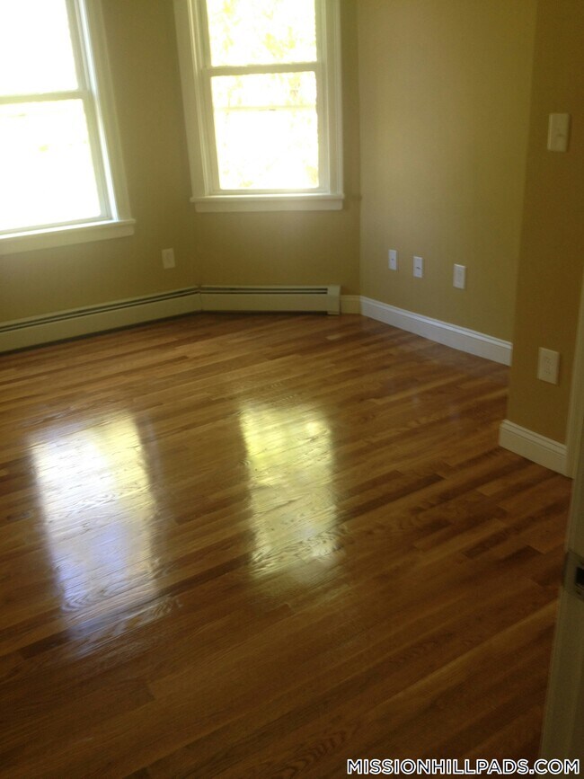 Foto del edificio - 1953 Columbus Ave