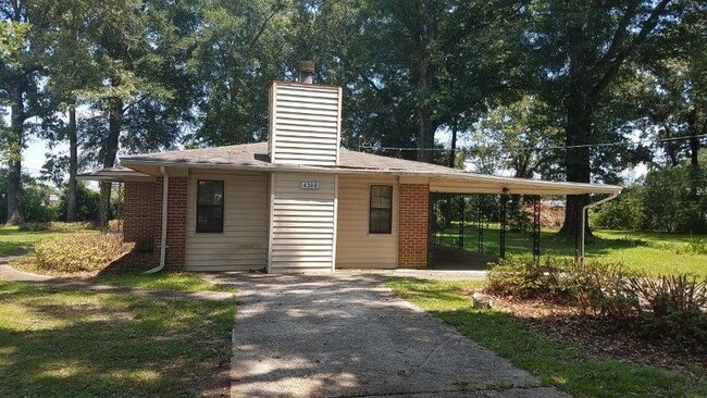 Foto del edificio - 4388 Rucker Blvd