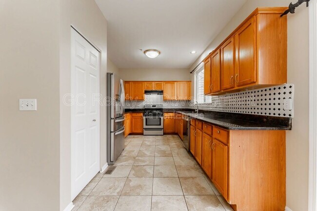 Foto del edificio - 2720 N Greenwood Ave