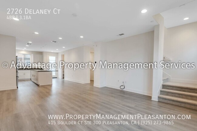Foto del edificio - Lovely 4 bed/3.5 bath 1,966 sq ft Townhome...