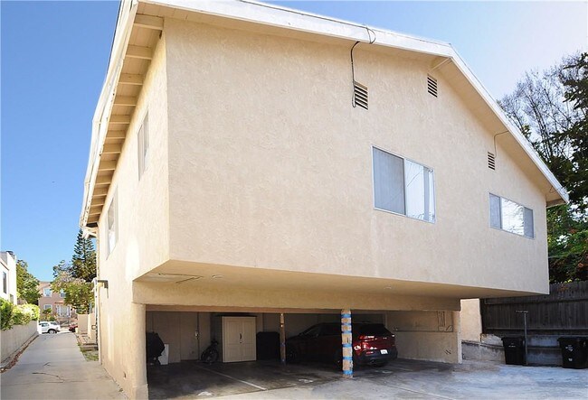 Foto del edificio - 1136 W 10th St