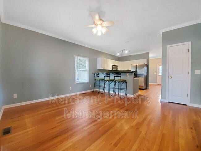 Building Photo - 403a W Faris Rd