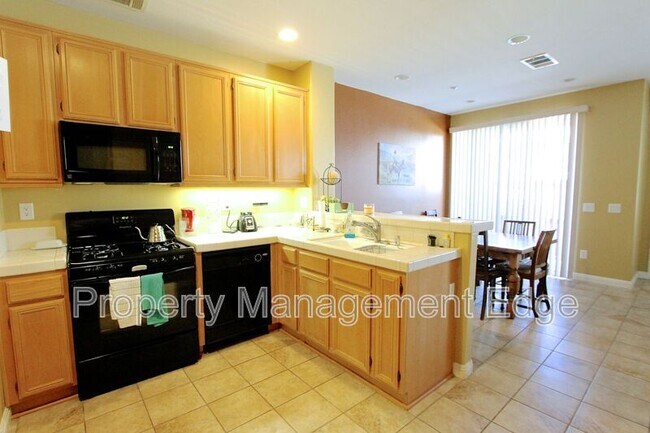 Building Photo - 41905 Davenport Way