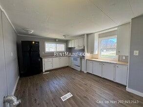 Building Photo - 24 Park Dr