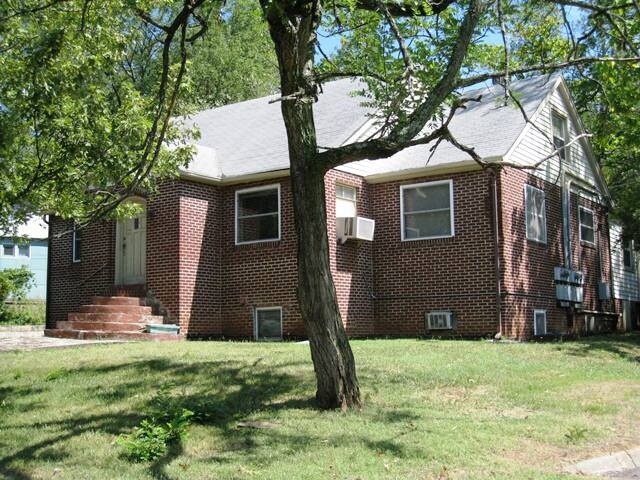 Building Photo - 3518 Glenhurst Rd