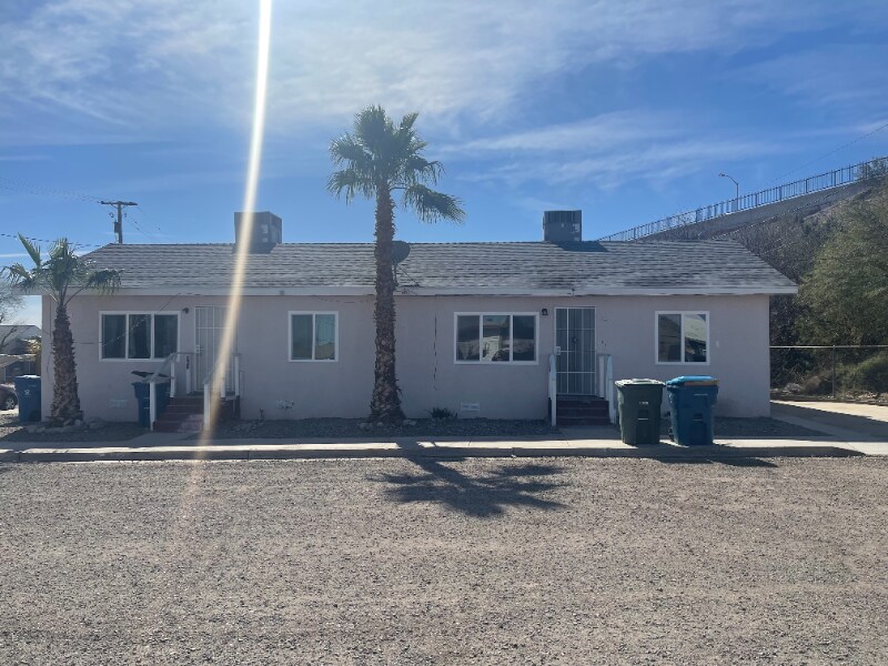 Primary Photo - 100 N M St