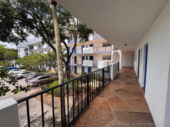 Building Photo - 6100 S Falls Cir Dr
