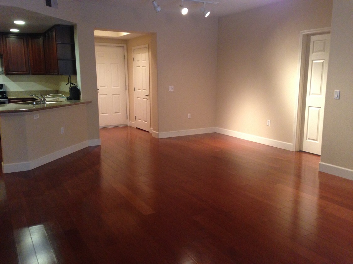 Foto principal - 700 S Abel St