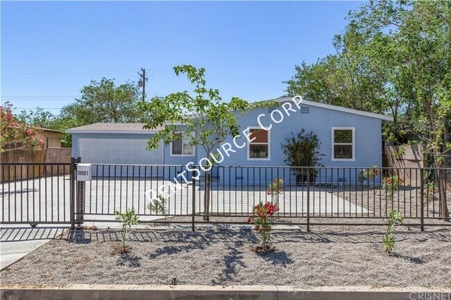 Building Photo - 3 Bedroom 1 Bath Single Story Home for Ren...