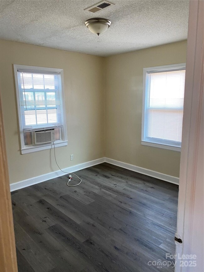 Building Photo - 3100 Zircon St