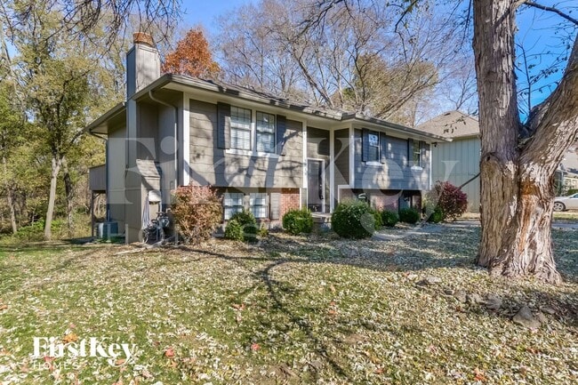 Foto del edificio - 1018 NE Trailwood Dr