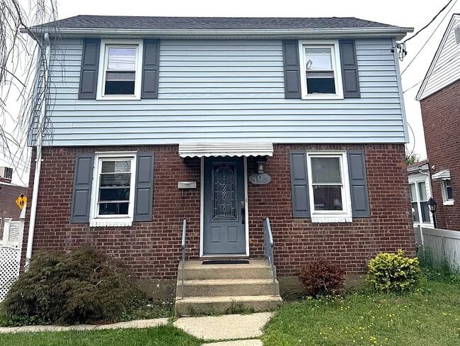 Building Photo - 303 Beebe Rd