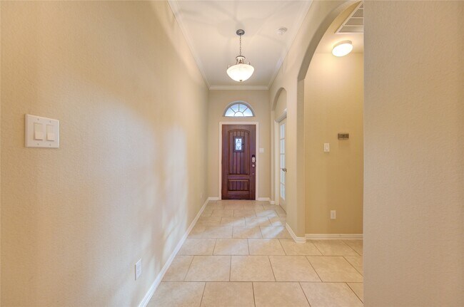 Foto del edificio - 6519 Point Hollow Ln