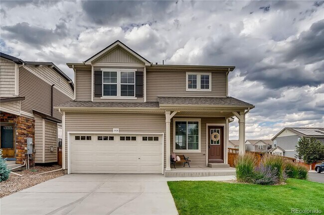 Foto del edificio - Beautiful 3 Bed, 3 Bath with a Loft Single Family Home in Meadows Neighborhood.