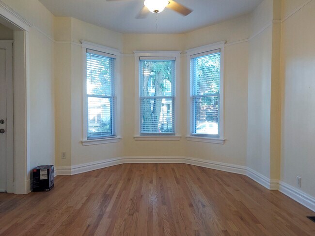 Foto del edificio - 3446 N Damen Ave