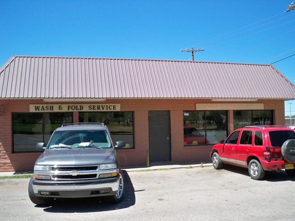 Laundromat - 1205 Swanson Cir