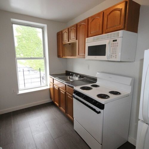 Building Photo - 1170 Park Pl