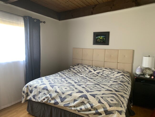 Master bedroom (won't be furnished) - 4949 Americana Dr