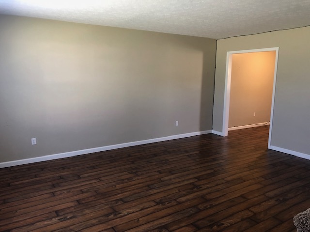 Primary Photo - 707 Oakcrest Dr