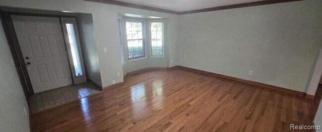 Building Photo - 364 Meadow Bridge Dr