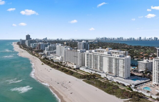 Foto del edificio - 5601 Collins Ave