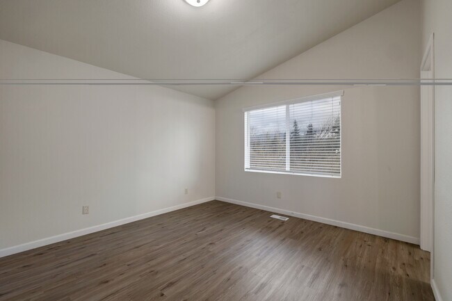 Building Photo - 16049 SE 131st St