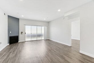 Interior Photo - 7057 Lanewood Ave