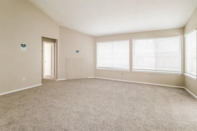 Building Photo - 22215 Acorn Chase Dr