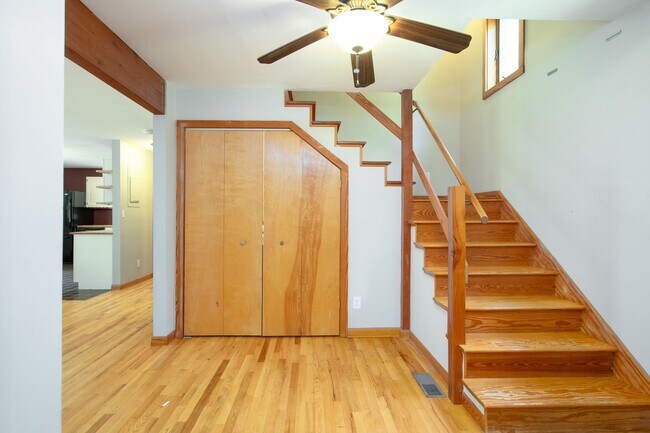 Building Photo - 1802 Shelor Ln