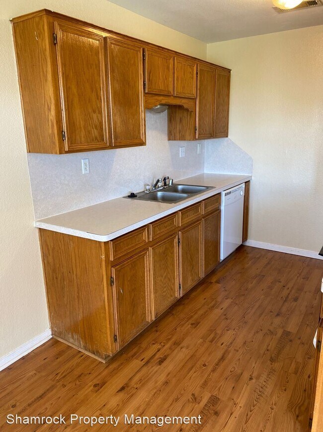 Building Photo - 2 br, 1 bath House - 2322 Breezy