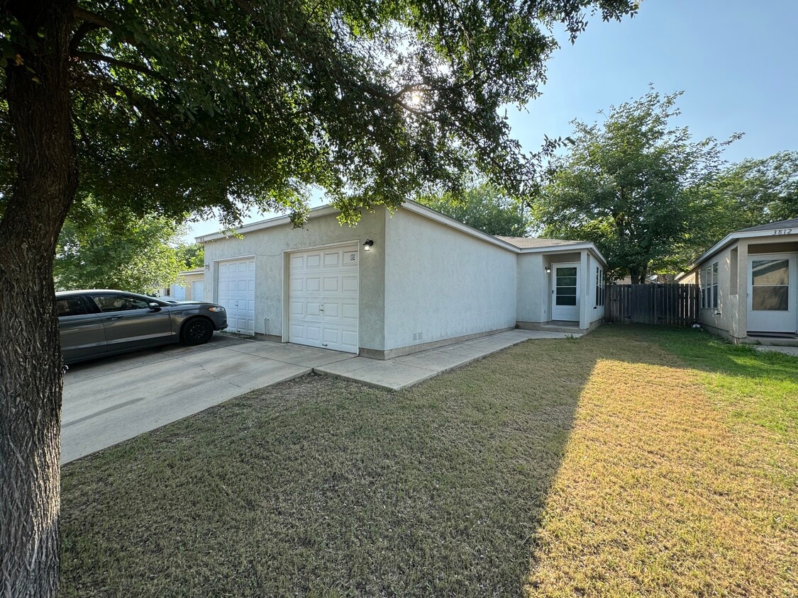 Primary Photo - 3814 Maverick Crk Rd