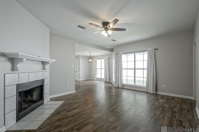 Foto del edificio - 3437 Myrtle Grove Dr