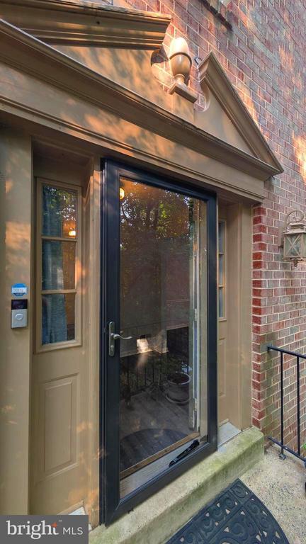 Foto del edificio - 5612 Sutherland Ct