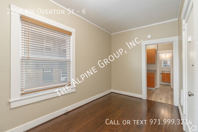 Building Photo - $500 OFF FIRST MONTH Studio Near 23rd!