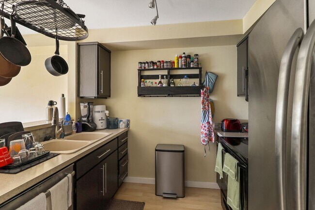 Foto del edificio - 2 Bed 2 Bath - Craftsman Condo - NAS Whidbey