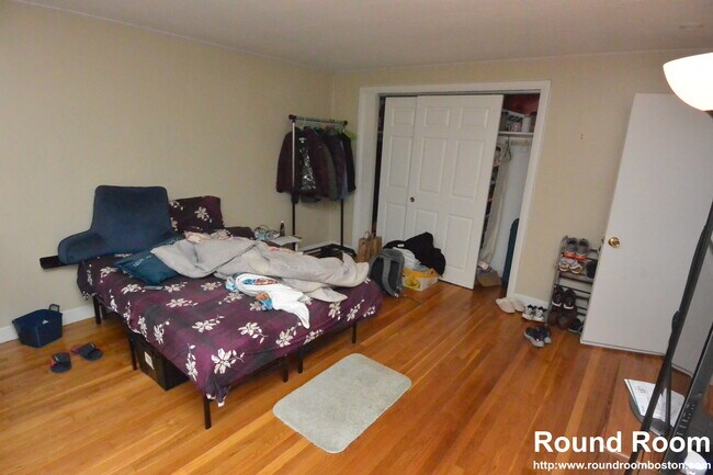 Foto del edificio - 273 Corey Rd