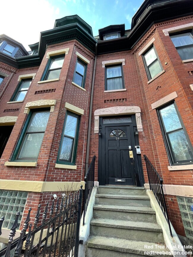 24 Worthington St Unit 3