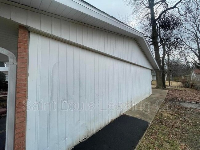Building Photo - 1436 Cove Ln