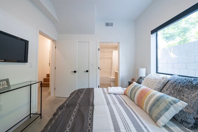 Foto del interior - 527 S Wilton Pl