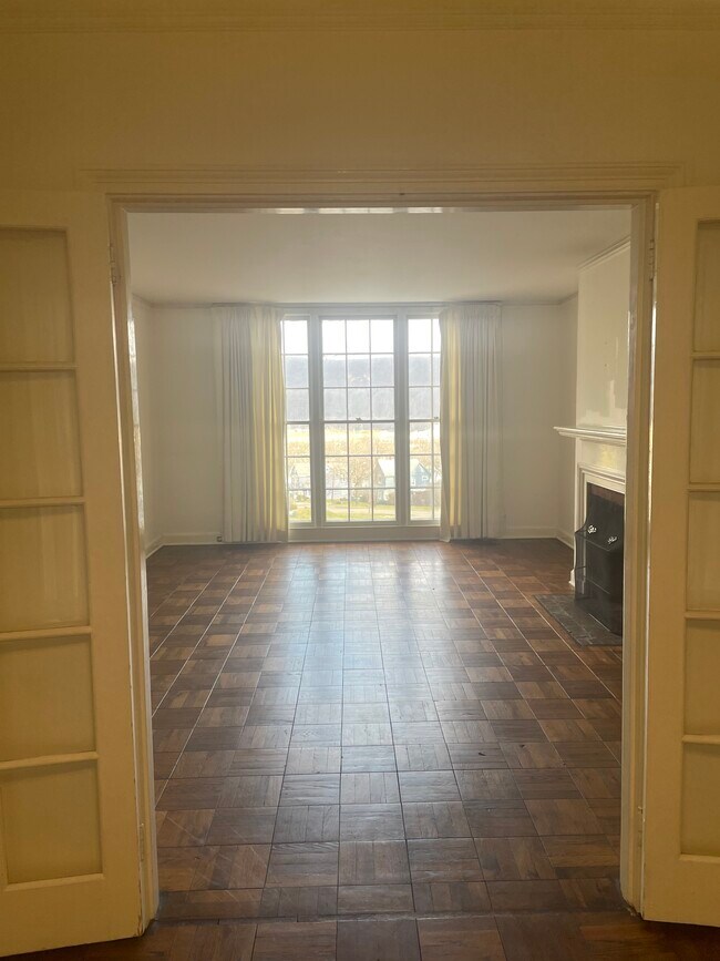 Foto del edificio - 136 High Rd