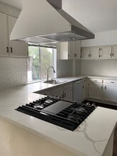 Building Photo - 941 Capitol St