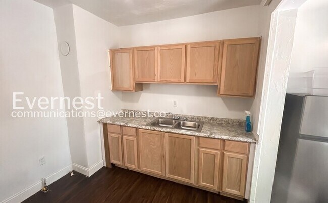 Foto del edificio - 3353 E 132nd St