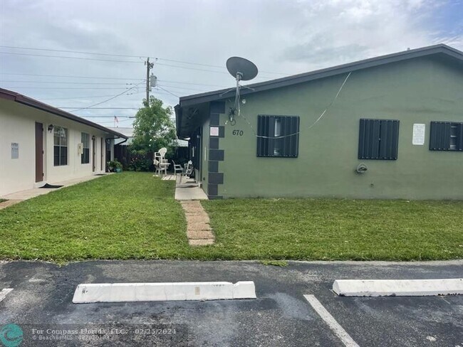 Foto del edificio - 670 NE 46th Ct