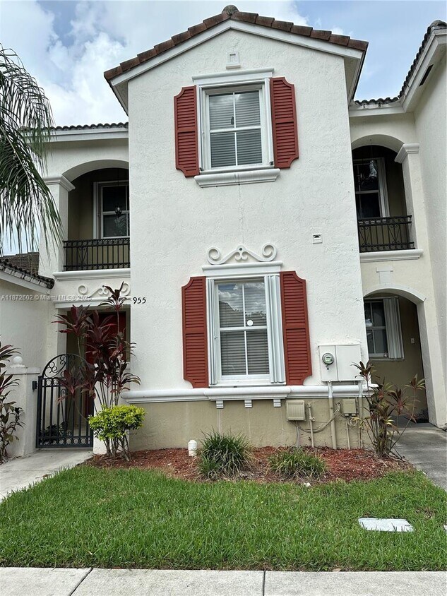 Foto principal - 955 NE 42nd Terrace